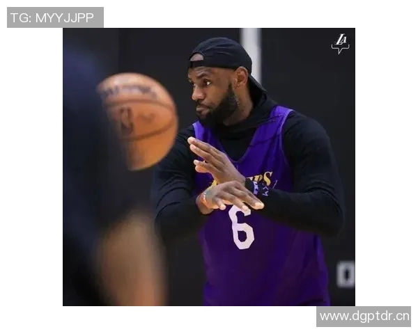 深圳网球队包夹战术解析与其在网球界的影响探讨 深圳网球队包夹战术解析与其在网球界的影响探讨